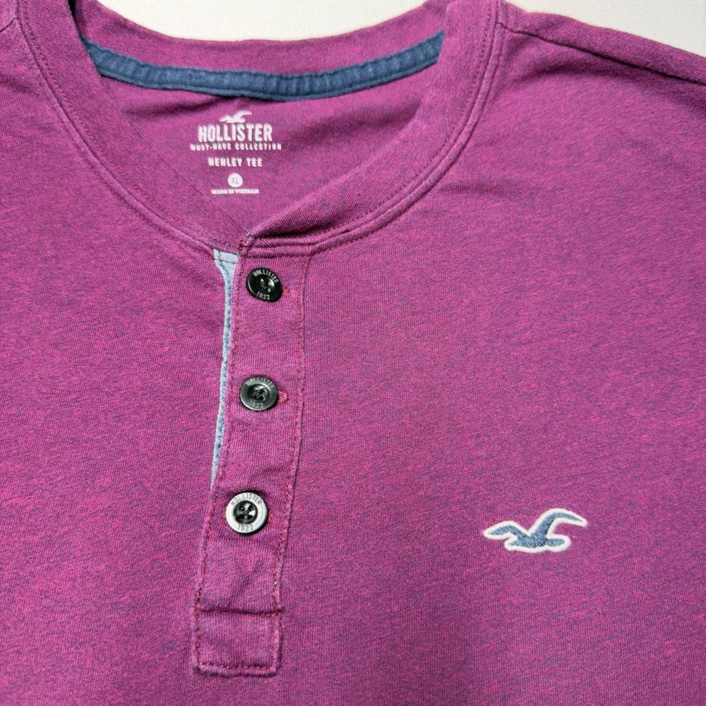 Hollister Must-Have Collection Henley T Shirt Mens XL Maroon Purple Short Sleeve